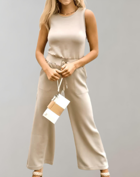 Daliah -comfortabele 2-delige set van mouwloze top met ronde hals die past bij een rekbare broek, zakken en verstelbaar trekkoord