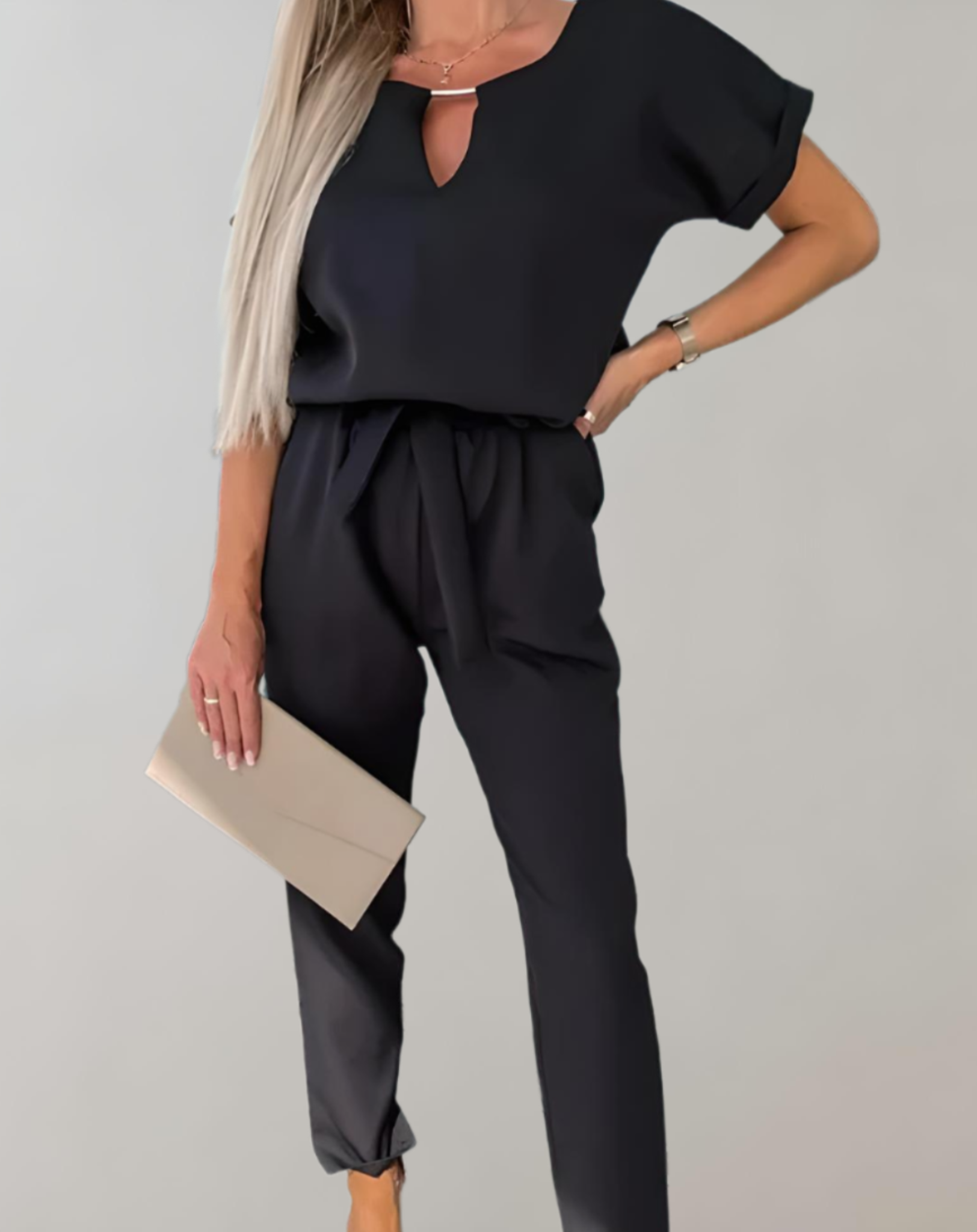 Jennis - ajumpsuit met diepe V-hals, korte mouwen, lange broek met verstelbare riem en zakken