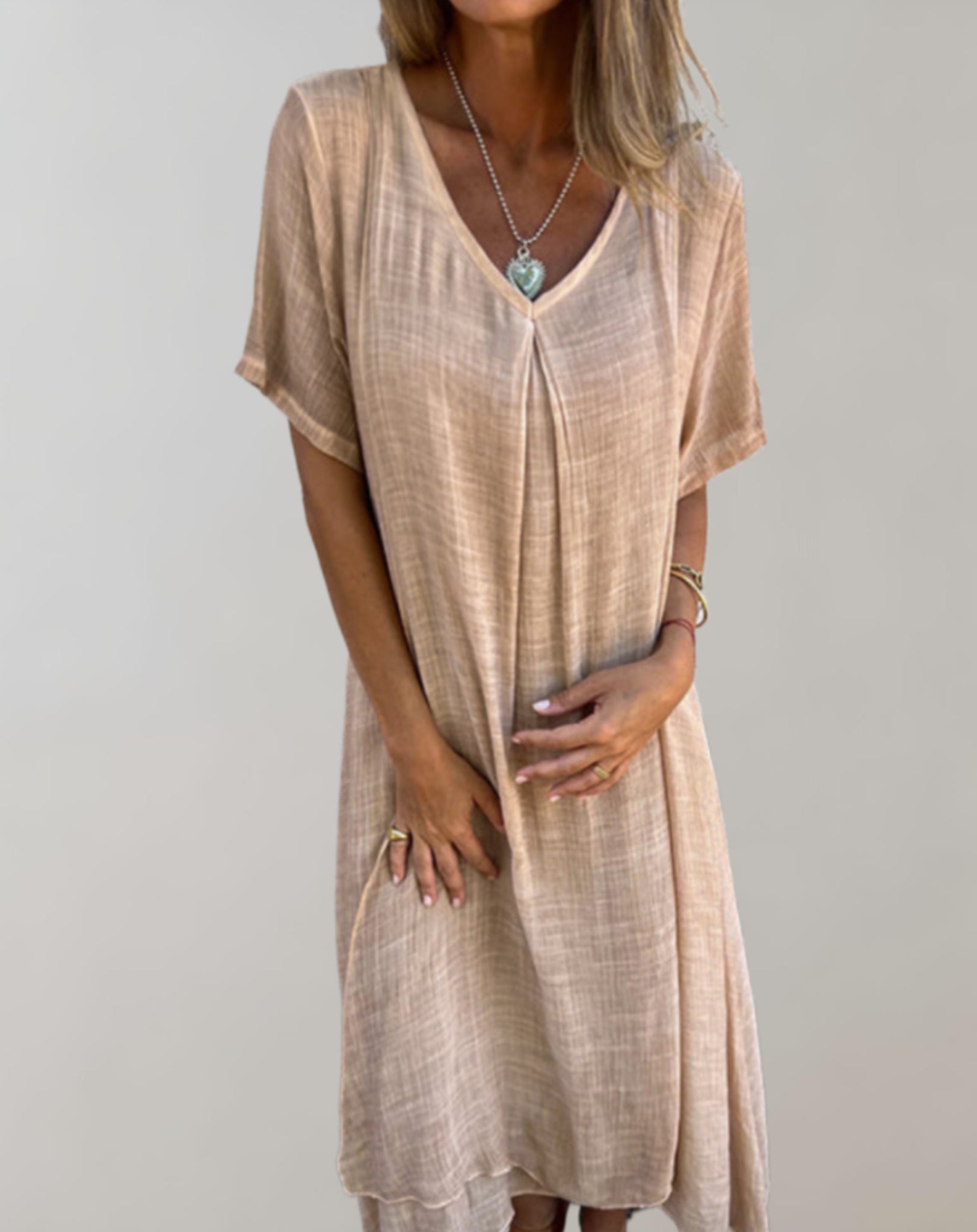 Sara - Een relaxte oversized maxi-jurk met halve mouwen en een v-hals voor een casual vibe.