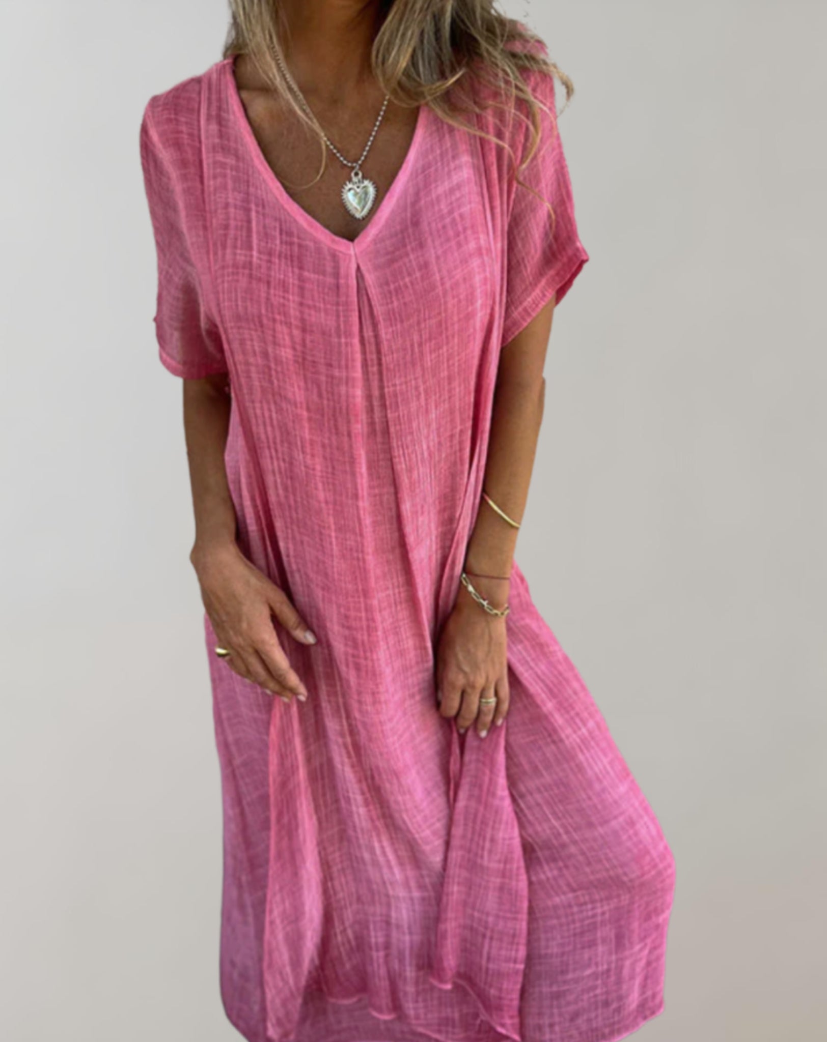 Sara - Een relaxte oversized maxi-jurk met halve mouwen en een v-hals voor een casual vibe.